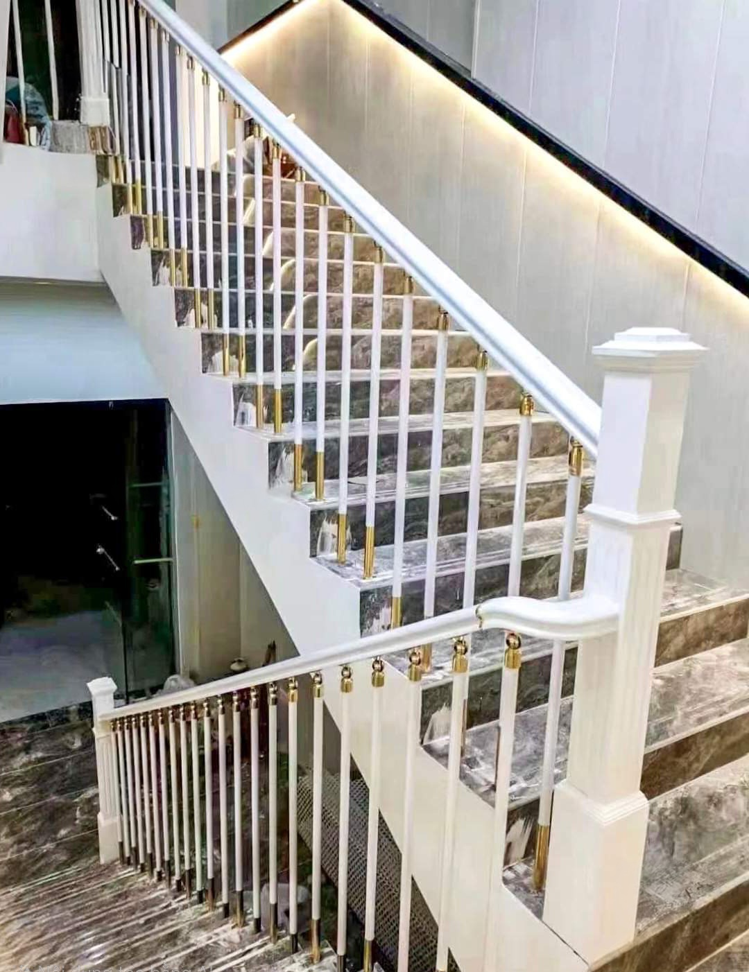 Cho thuê Nhà hàng, VP, KD, Đội Cấn, thang máy; vỉa hè 95m2* 5T- 32 Tr - Ảnh 1